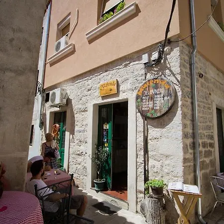 Bucevic Apartment *